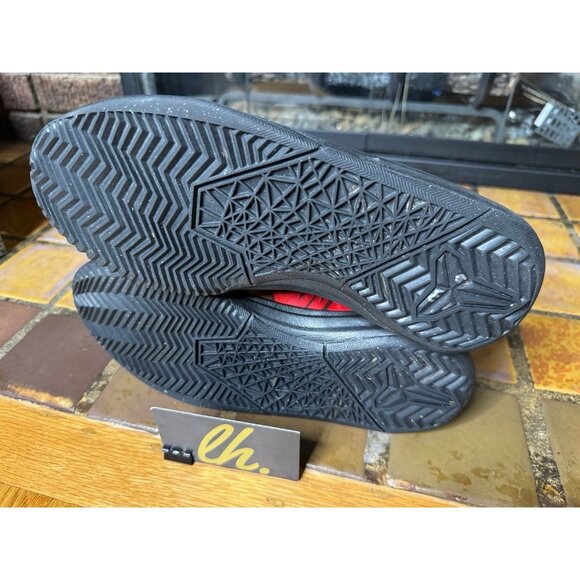 Youth 7y Nike Kobe Mentality Iron Man Red Gold Basketball Shoes 705387-008 - Picture 8 of 9